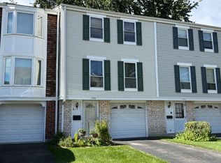 1990 Oxford Ln, Hoffman Estates, IL 60169