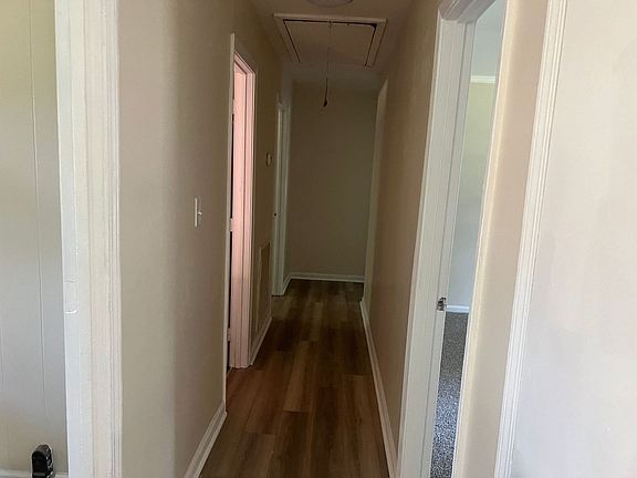 3rd image of 1000 Hazelwood Dr