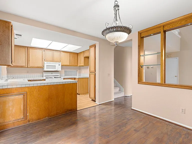 1707 Landing Dr — Photo 10