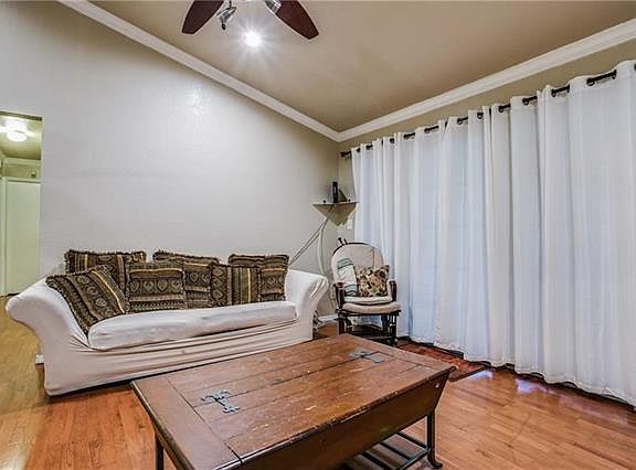 2nd image of 1002 Ashmount Ln