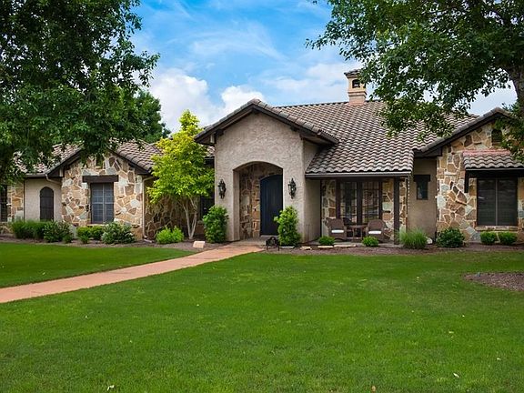 3rd image of 502 Indigo Ln