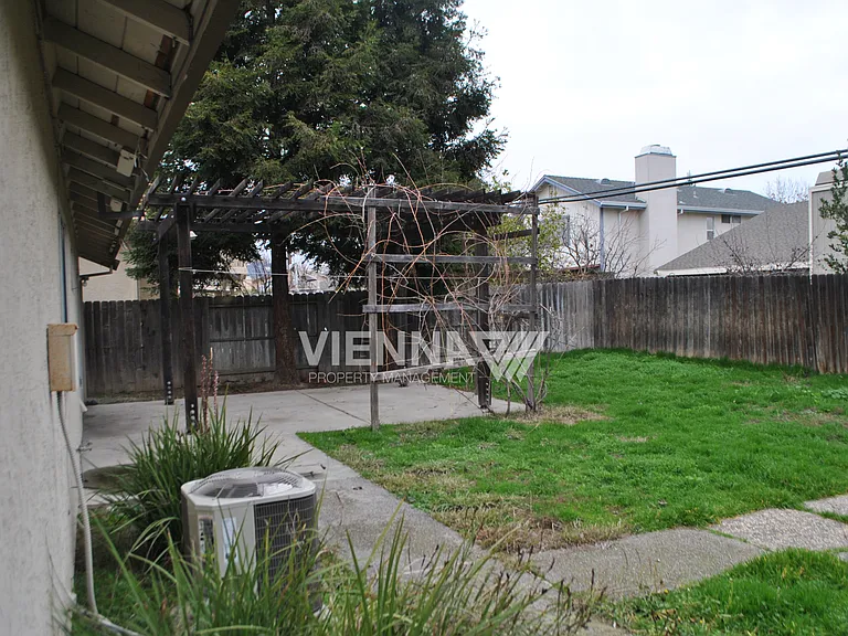 4073 N Country Dr — Photo 31