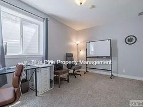 5th image of 393 Napa Dr