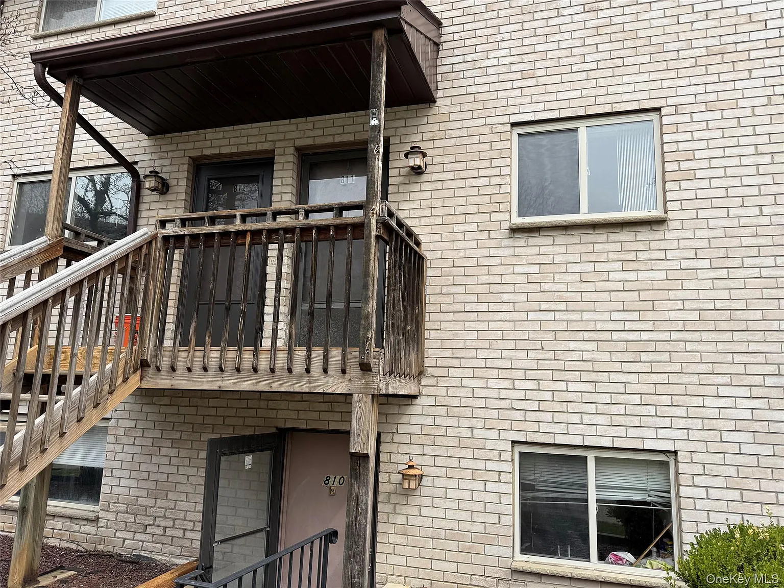 26 Cooper Road #811 photo 1