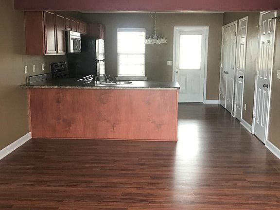 3rd image of 309 Burley Dr #2