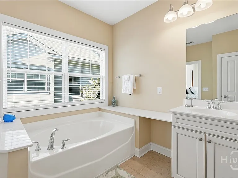 313 Lake View Dr — Photo 25