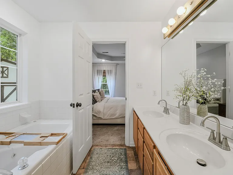 209 Norwich Dr — Photo 24