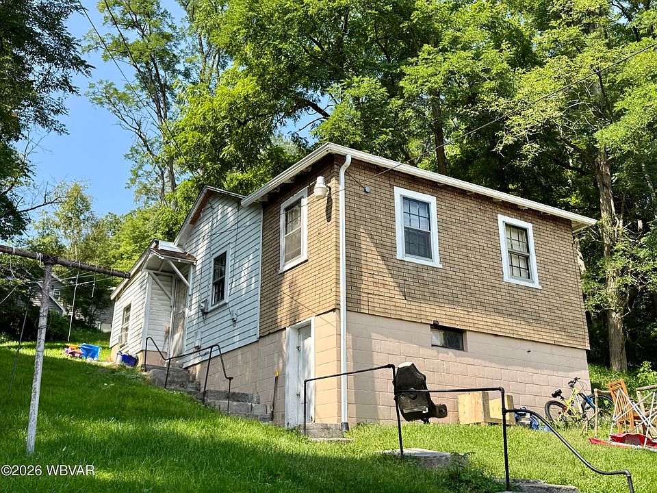 2nd image of 139 N Fairview St