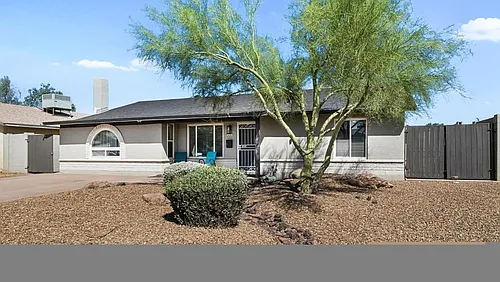 208 E Oxford Dr Photo 1