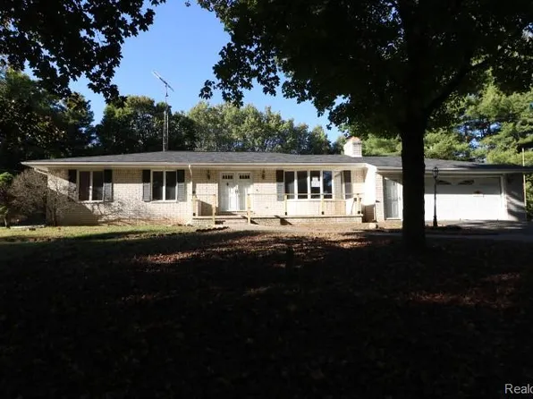 6879 Seabury Rd, Imlay City, MI 48444