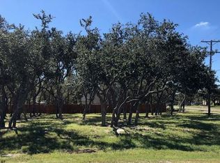 901 E Linden St, Rockport, TX 78382