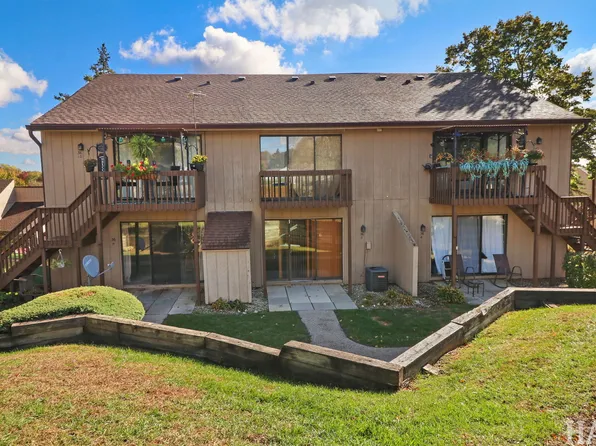 36 Bermuda Colony APT 6, Fox Lake, IL 60020