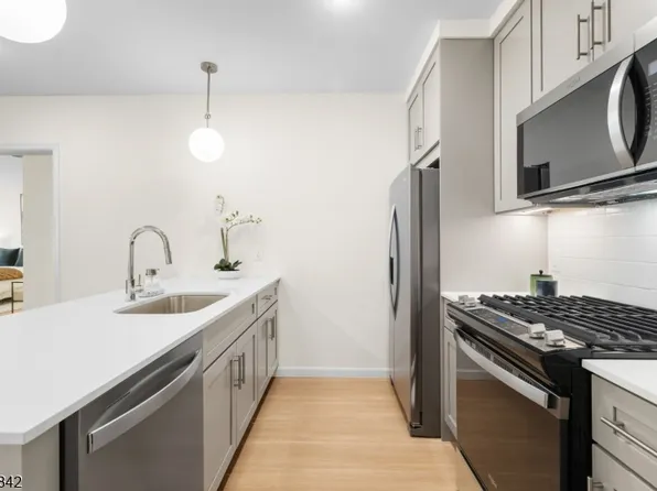 70 Ridgedale Ave #205, Morristown, NJ 07960