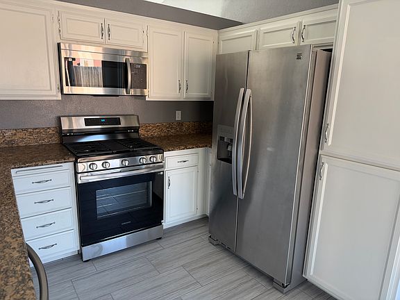 3rd image of 3749 Fernwood St