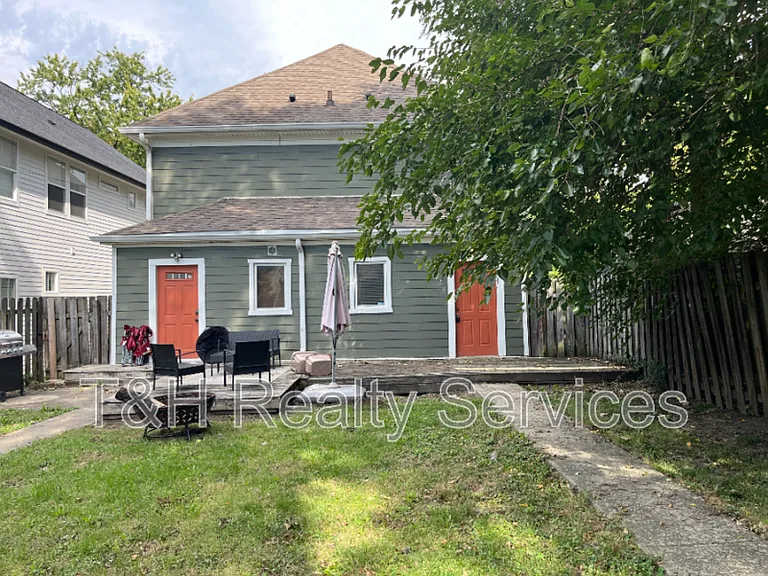 1531 Sturm Ave — Photo 30