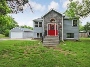 5420 Adams St, Mounds View, MN 55112