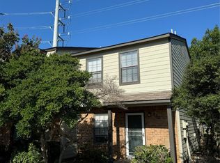 850 W Collins St, Denton, TX 76201