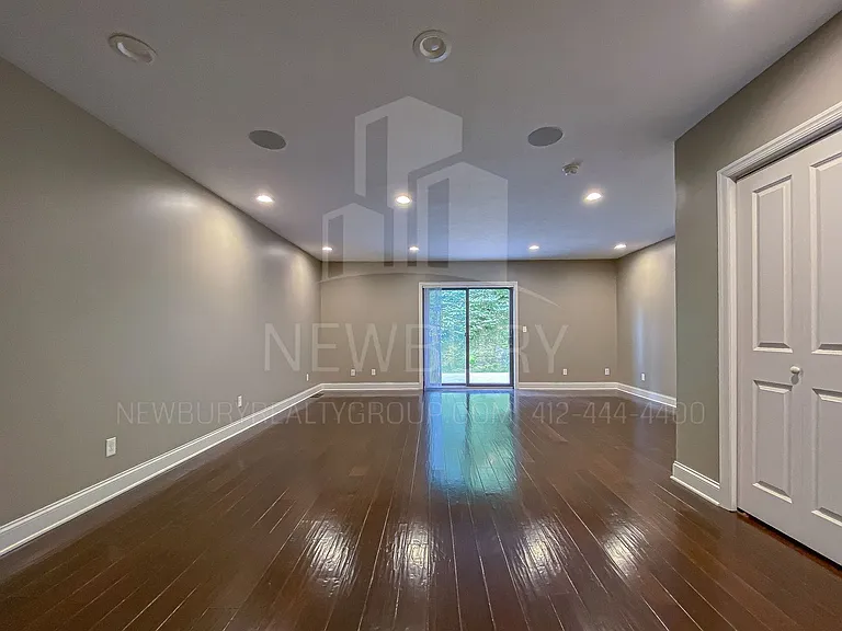 113-155 Banksville Pl — Photo 14