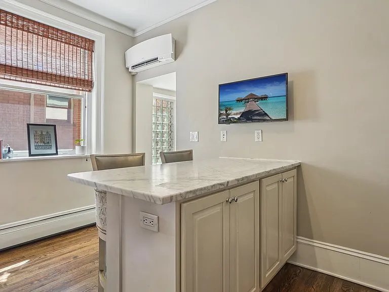 1176 N Gaylord St #101 — Photo 19