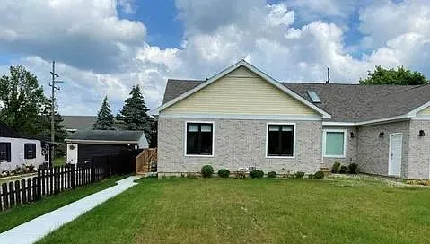 3121 Cherry Tree Ln