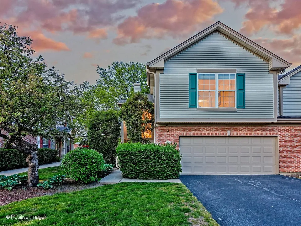121 Commons Ct