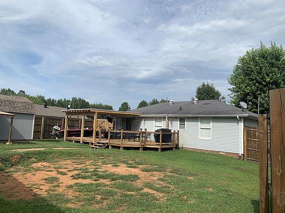 5th image of 558 Anita Dr