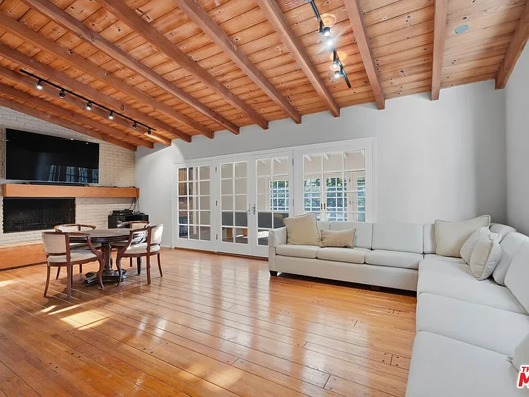 510 Toyopa Dr — Photo 13
