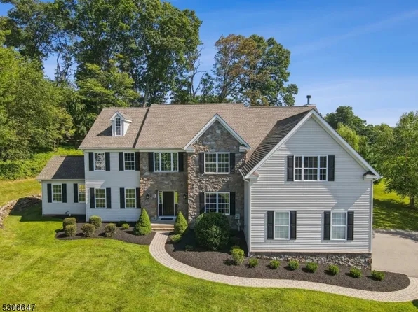 10 Demott Rd, Raritan Twp., NJ 08822