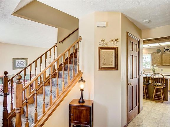 5th image of 5993 Mount Royal Dr