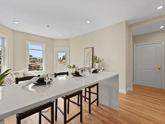 5th image of 35 Somerset Ave #3