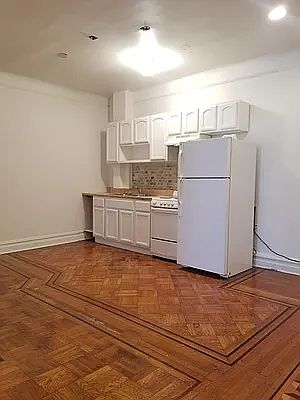 3rd image of 14 Parkside Ct Floor 2