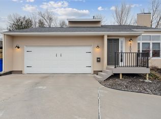 3403 Random Rd SE, Cedar Rapids, IA 52403