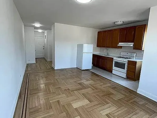 160 Beach 117 St #2M, Rockaway Park, NY 11694