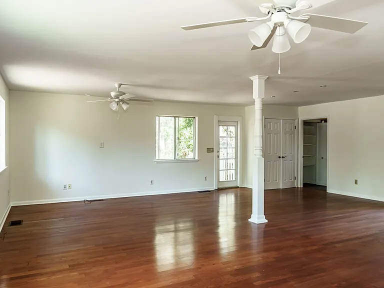 1606 Madrid Ave — Photo 9