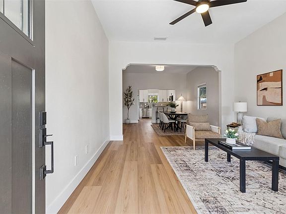 4th image of 3022 Sanchez St