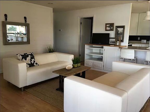 3rd image of 7845 Twin Lakes Rd