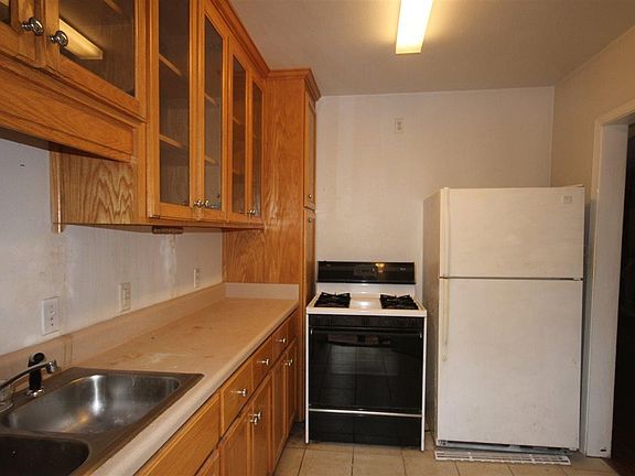 2nd image of 2104 N 15th Ave