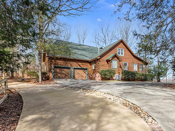 2nd image of 129 Tiger Paw Ln