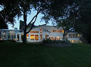 2 Sunfish Ln, Sunfish Lake, MN 55118