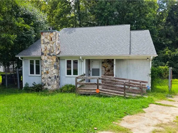 9 Pear Tree Ct, Greensboro, NC 27401