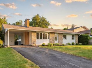 159 Banning Rd, Ottawa, ON K2L1C5
