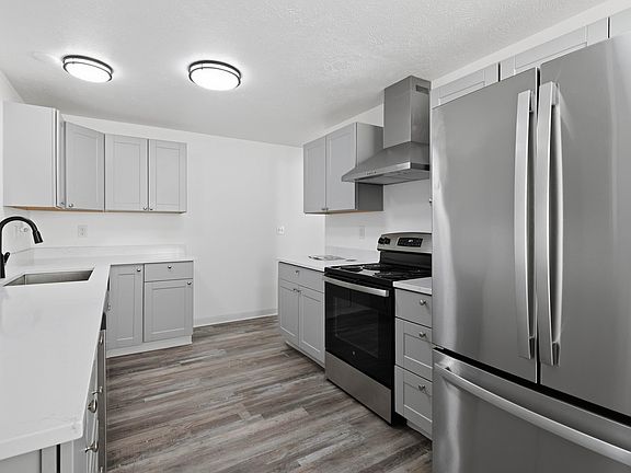 3rd image of 2407 E Columbia Ave Unit 2409