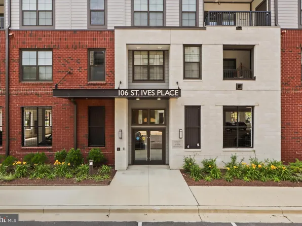 106 Saint Ives Pl Unit 104, Oxon Hill, MD 20745