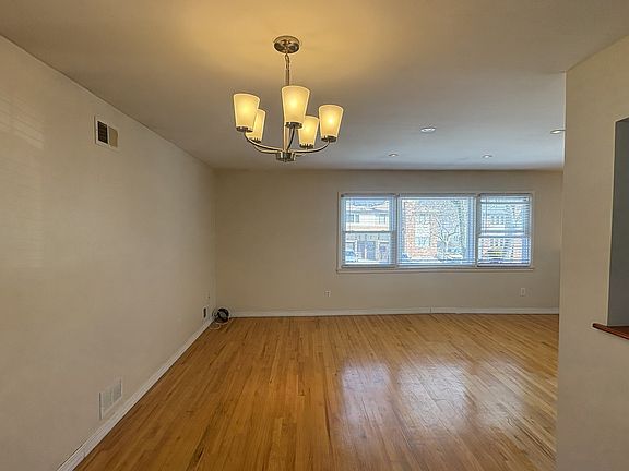4th image of 86 Notre Dame Ave #2