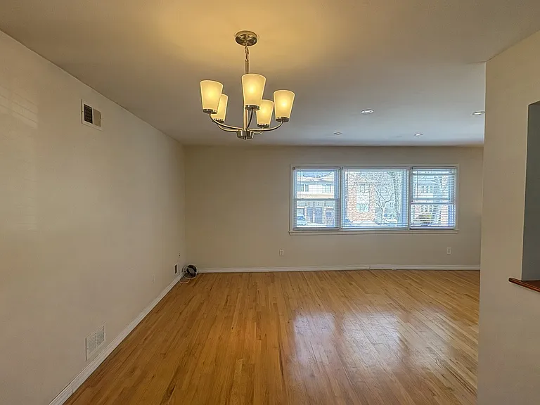 86 Notre Dame Ave #2 — Photo 4