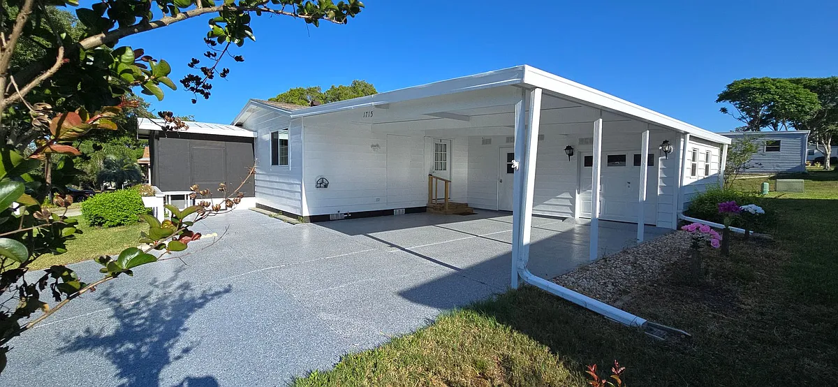 Building Photo - 1715 Pebble Beach Ln