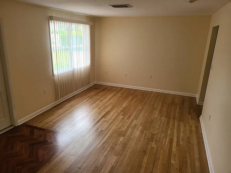 27240 Williams Rd — Photo 17