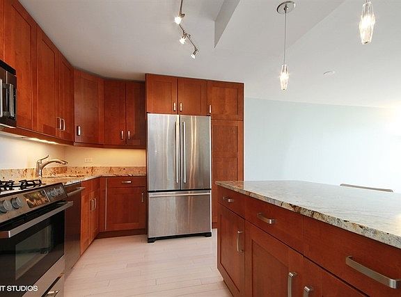 5th image of 2800 N Lake Shore Dr APT 3807