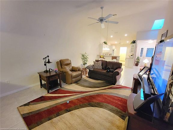 5th image of 6401 Matanzas Dr