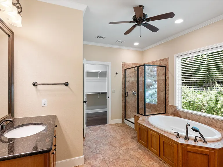202 River Rock Dr — Photo 17